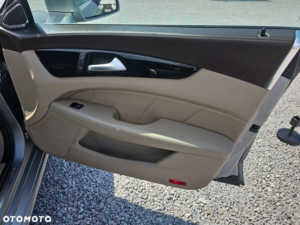 Mercedes-Benz CLS - 22