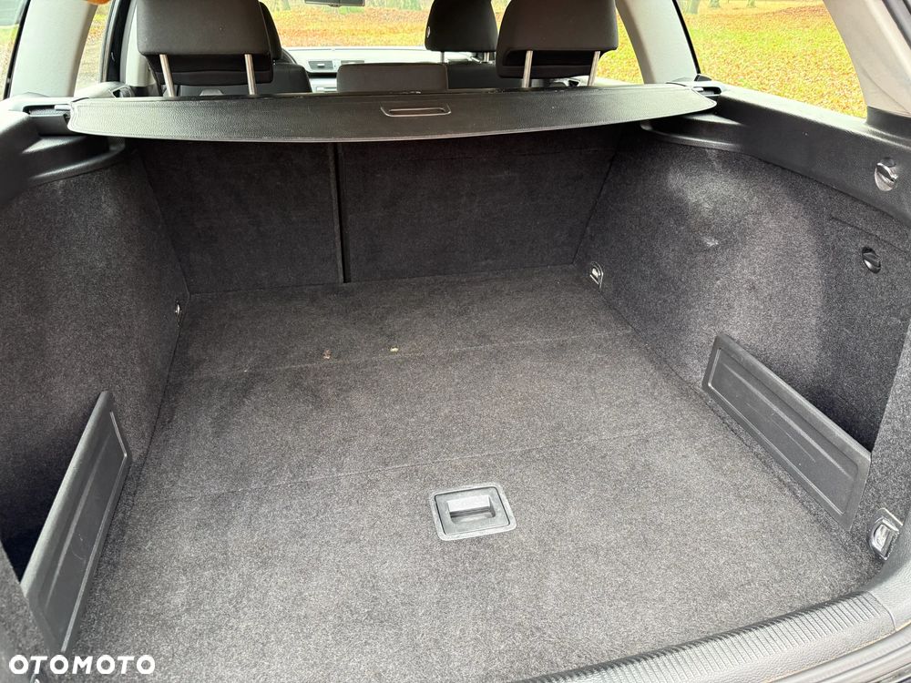 Volkswagen Passat Variant 2.0 TDI Trendline - 21