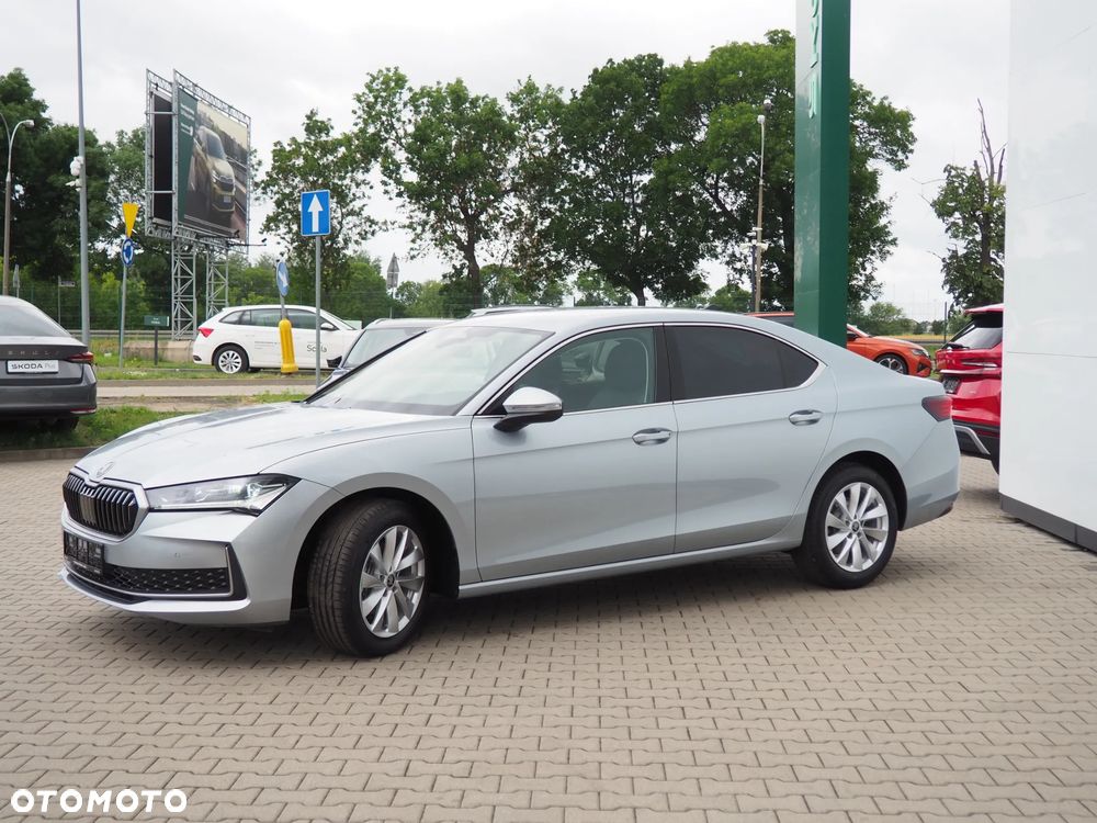 Skoda Superb 1.5 TSI mHEV Drive DSG - 4