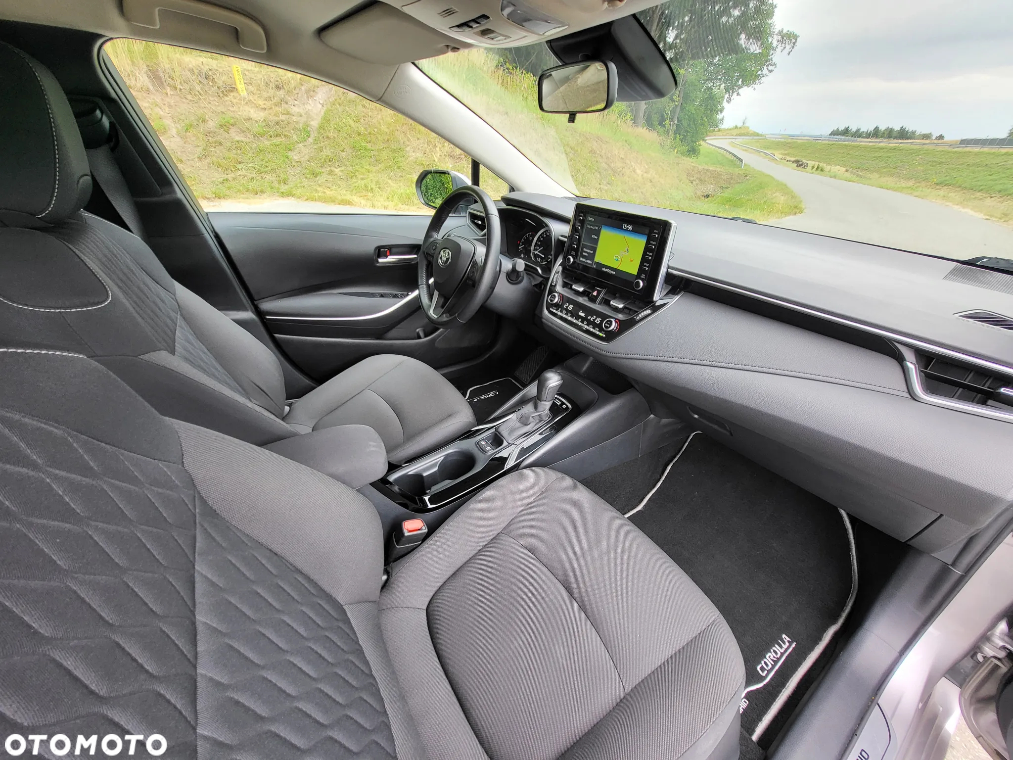 Toyota Corolla 1.8 Hybrid Comfort - 13