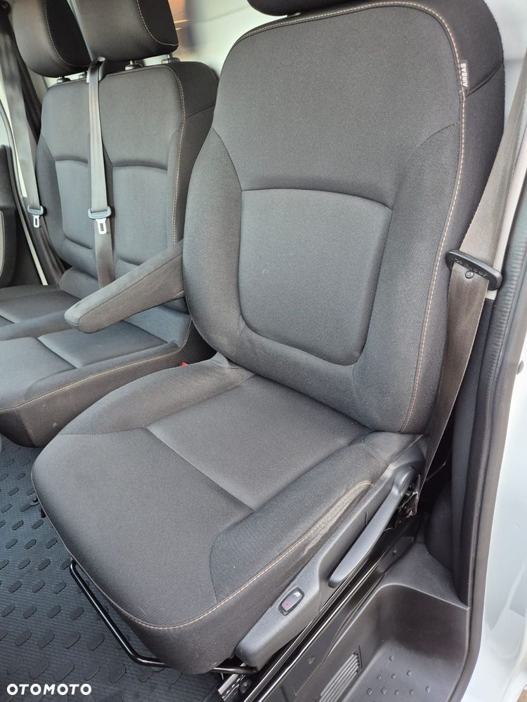 Renault Trafic 2019r Long 2xDrzwi Navi Super Stan - 17