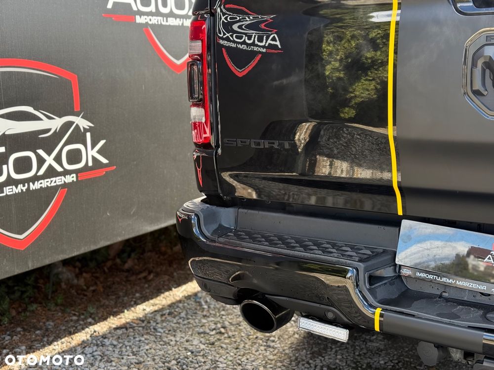 RAM 1500 Crew Cab Sport - 18