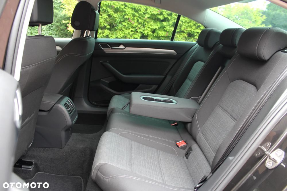 Volkswagen Passat 2.0 TDI EVO Business - 9