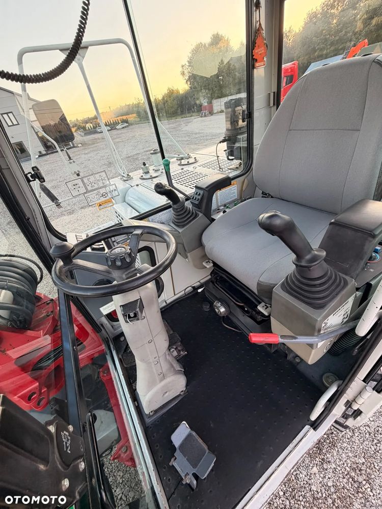 Takeuchi tb175w - 17
