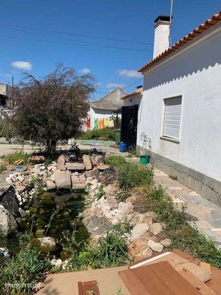 Moradia (Área B 356m2 e Terreno 852m2) a 200m da Estação CP de Pegões - Grande imagem: 2/11
