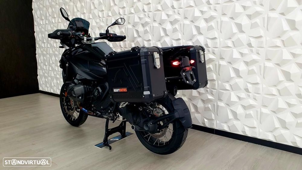BMW R 1300 GS Tripple Black - 10