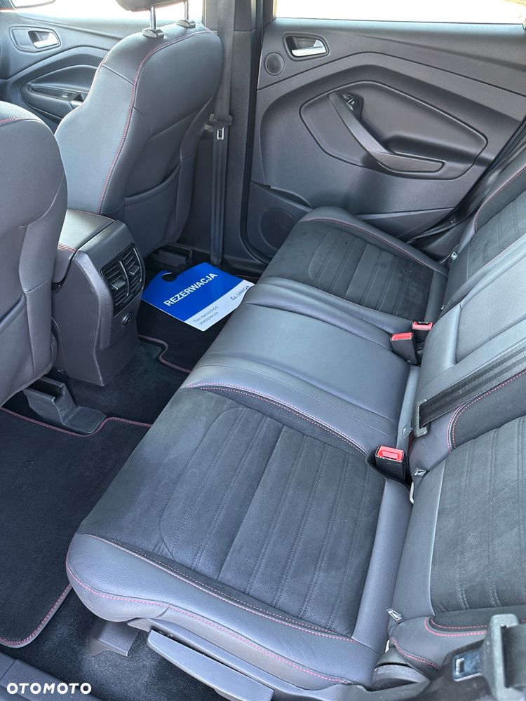 Ford Kuga 1.5 EcoBoost 2x4 ST-Line - 9