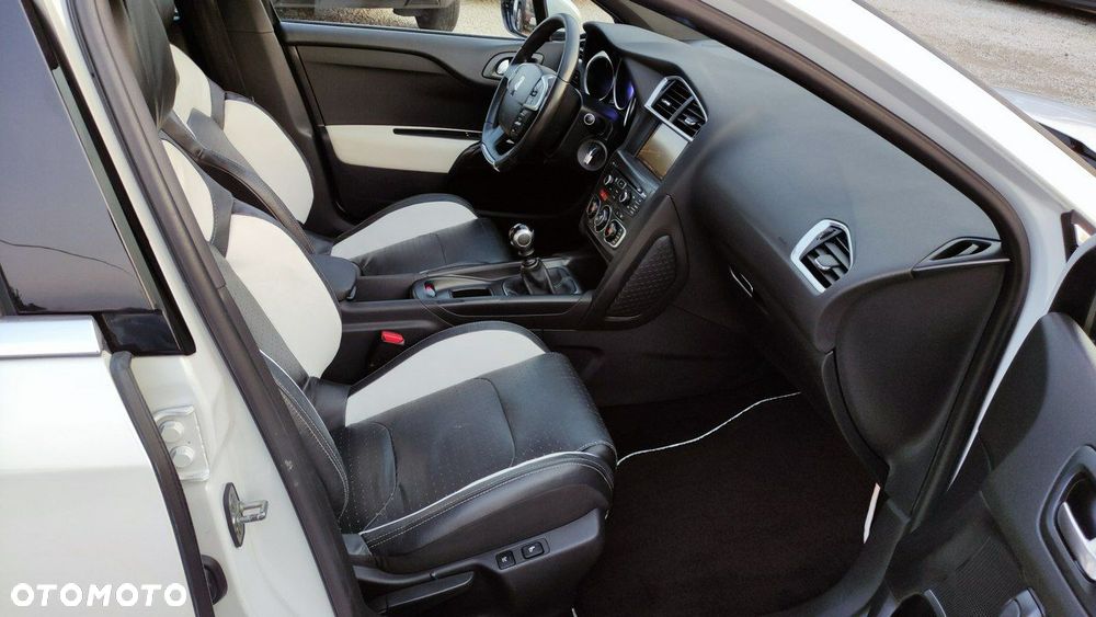 Citroën DS4 THP 200 SportChic - 26