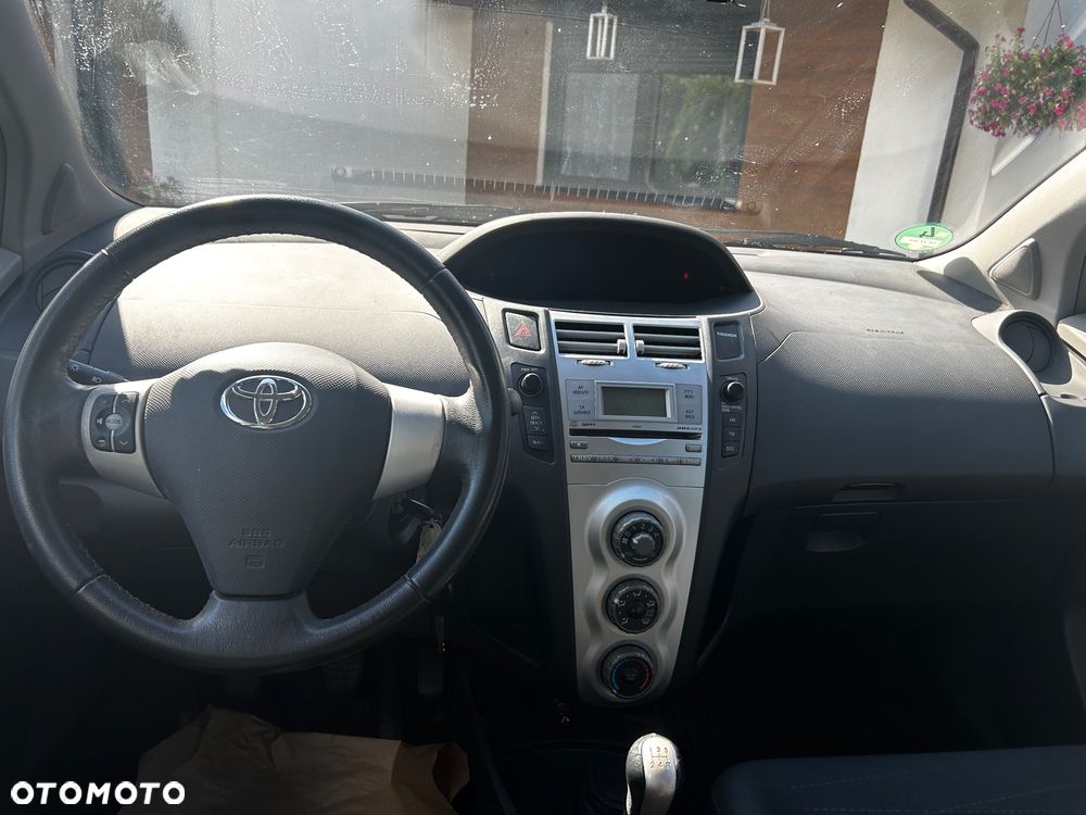 Toyota Yaris 1.3 VVT-i Executive - 10