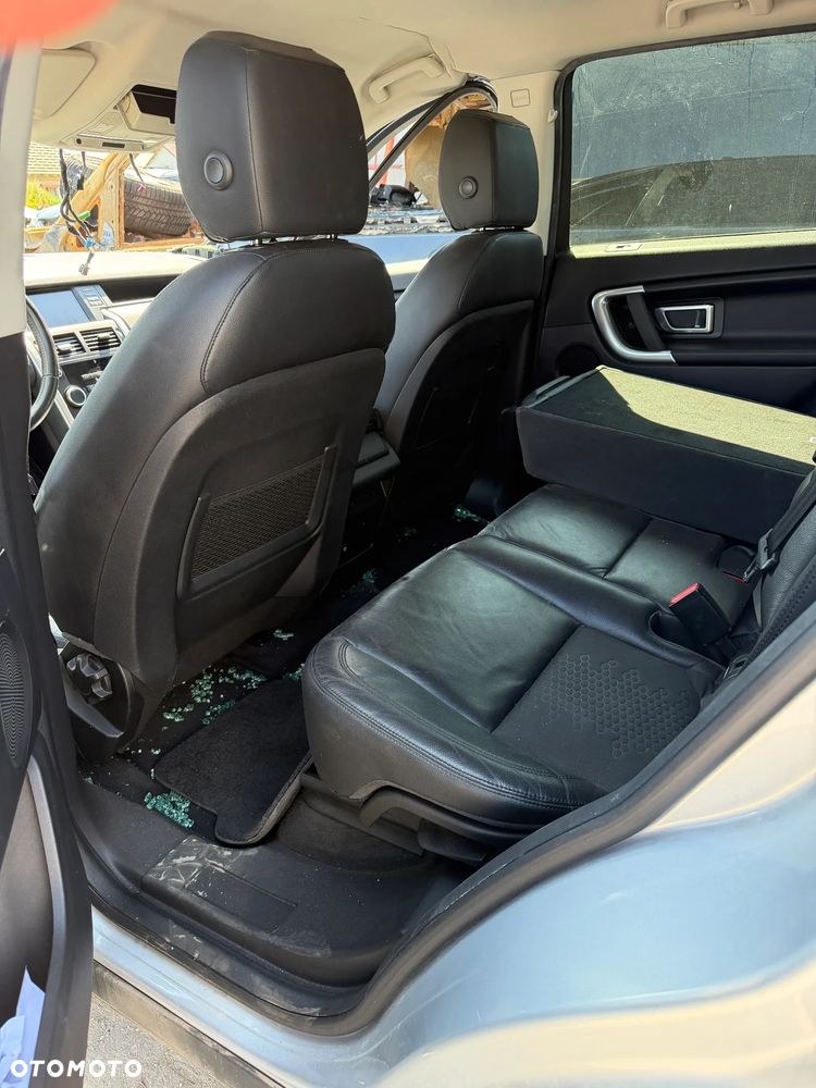 Land Rover Discovery Sport - 12