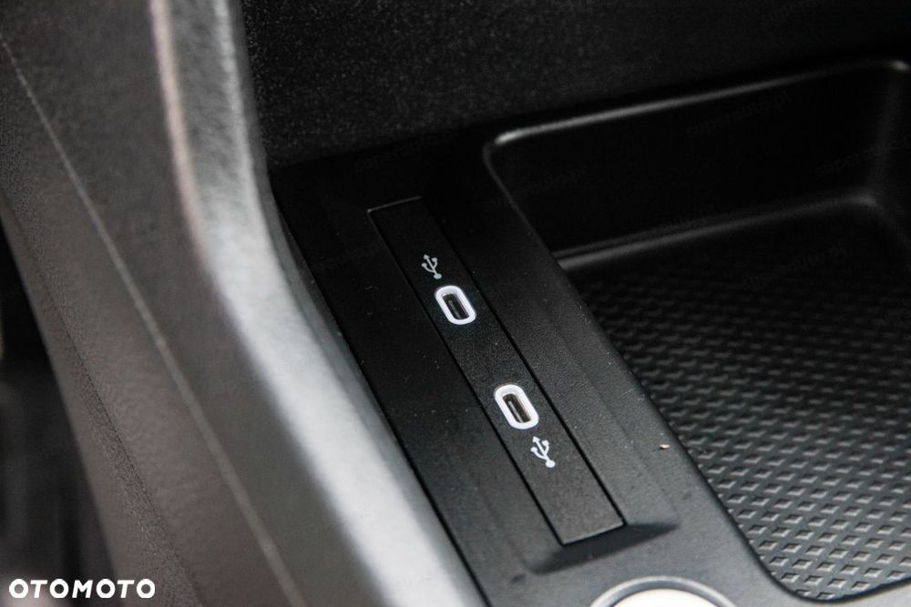 Ford Tourneo Connect Grand - 29