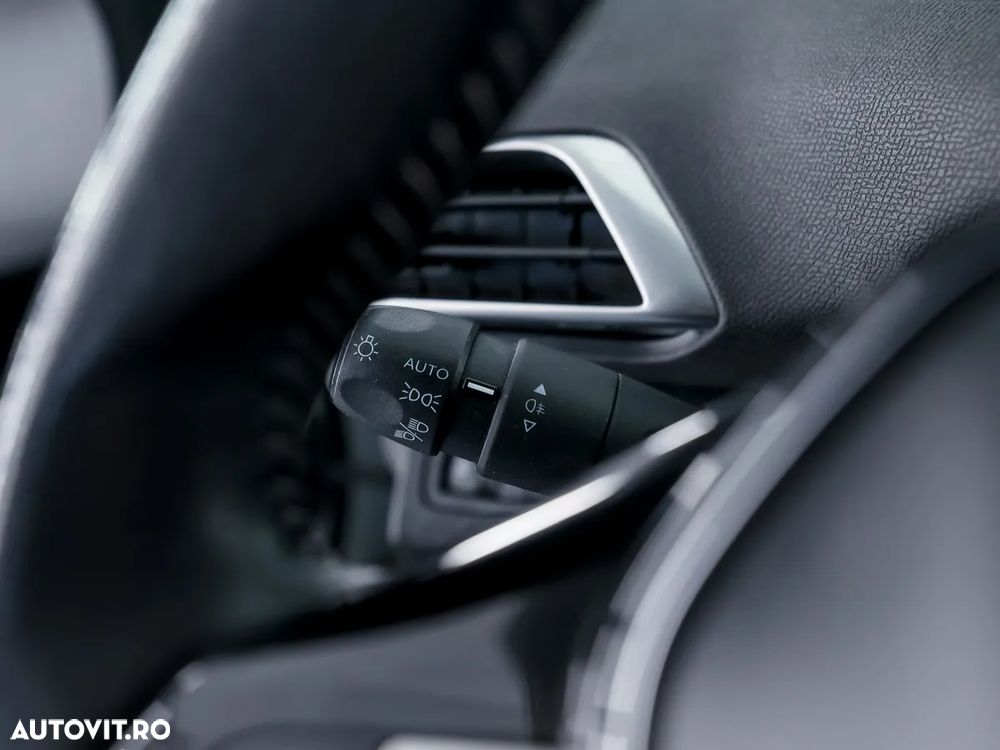 Peugeot 3008 1.5 BlueHDI S&S Active - 21