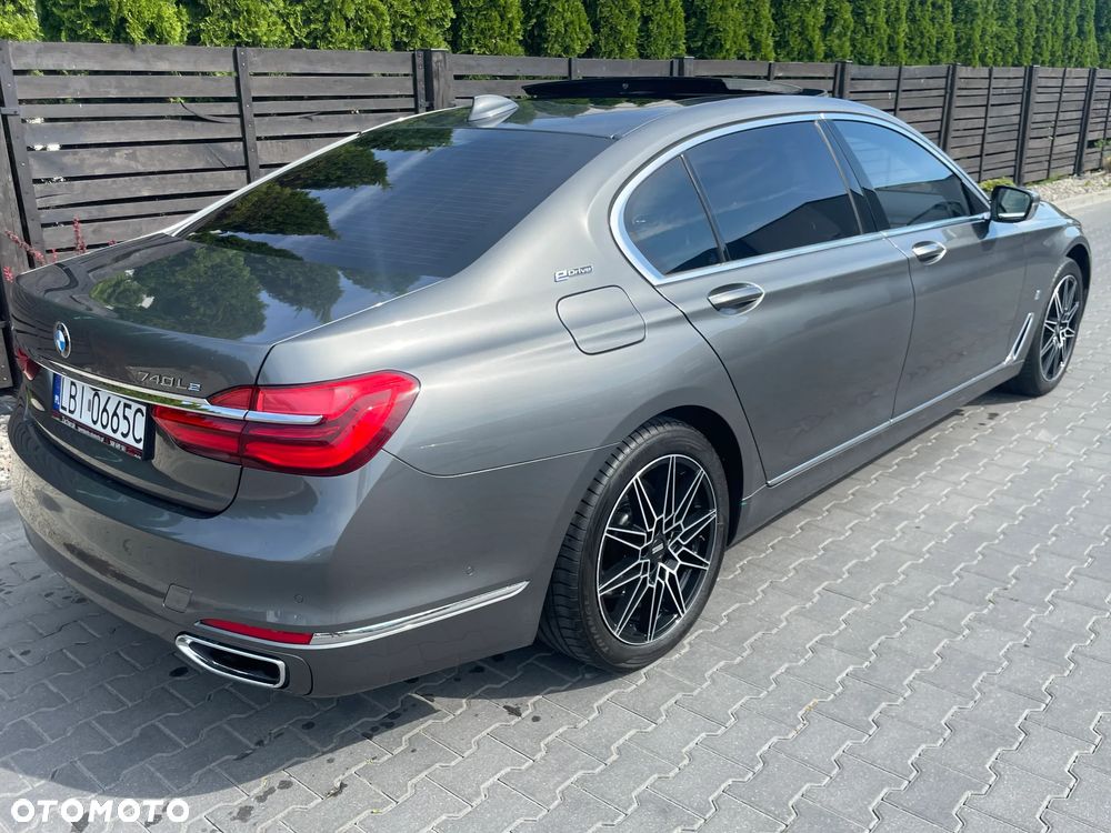 BMW Seria 7 740Le iPerformance - 19