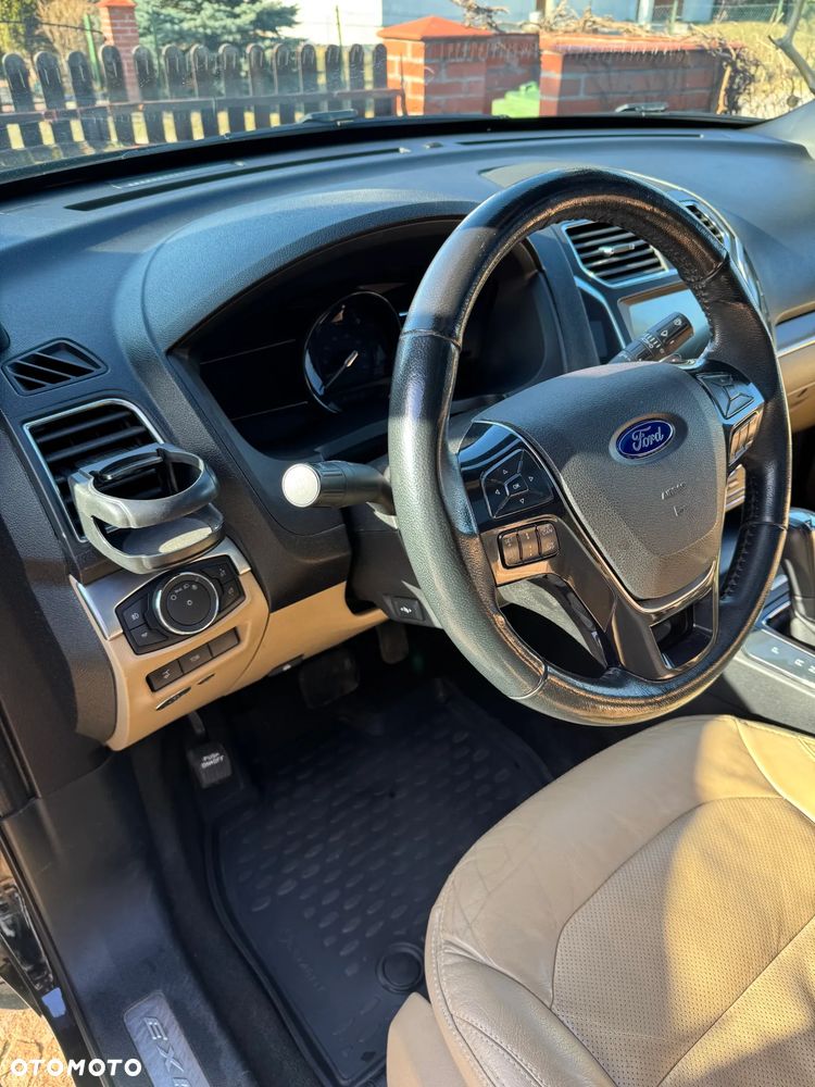 Ford Explorer - 23