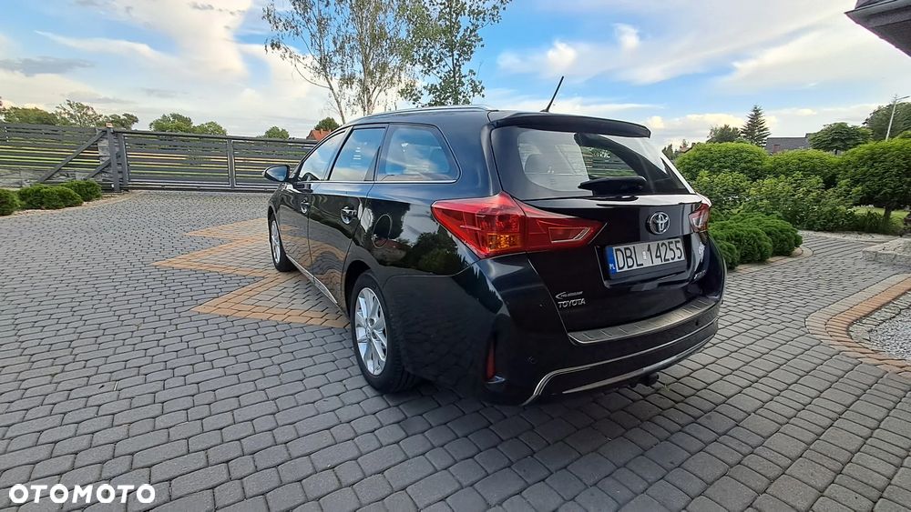 Toyota Auris 1.6 Valvematic Executive - 4
