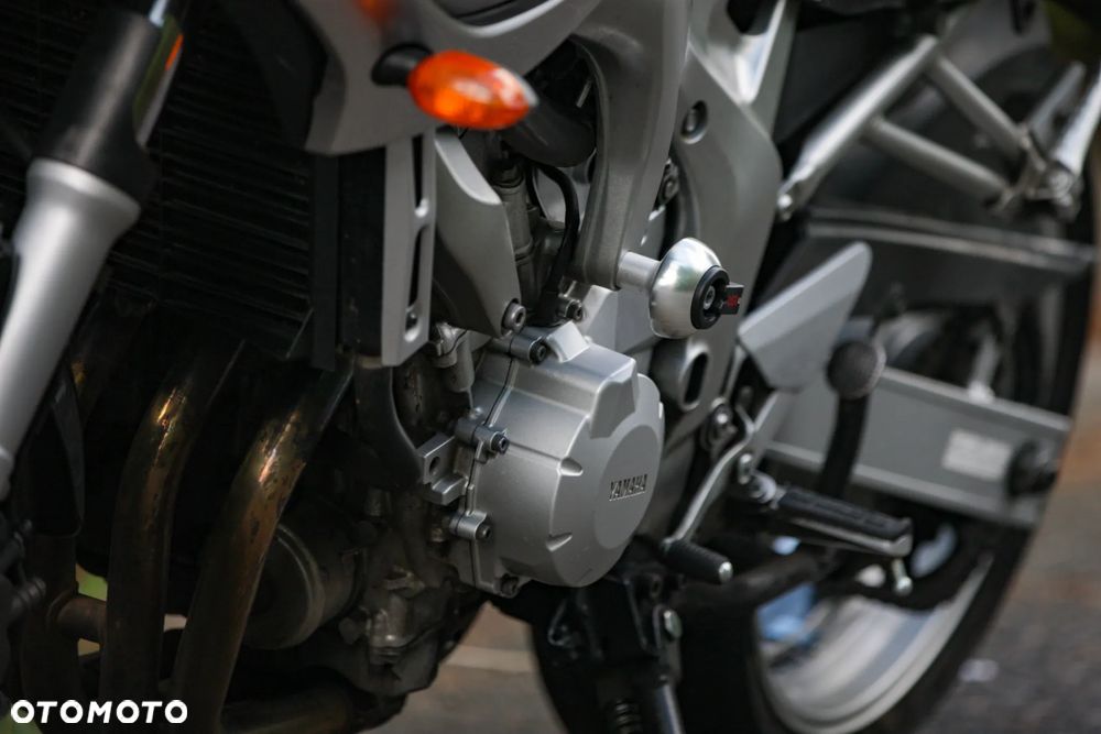 Yamaha FZ6 - 4