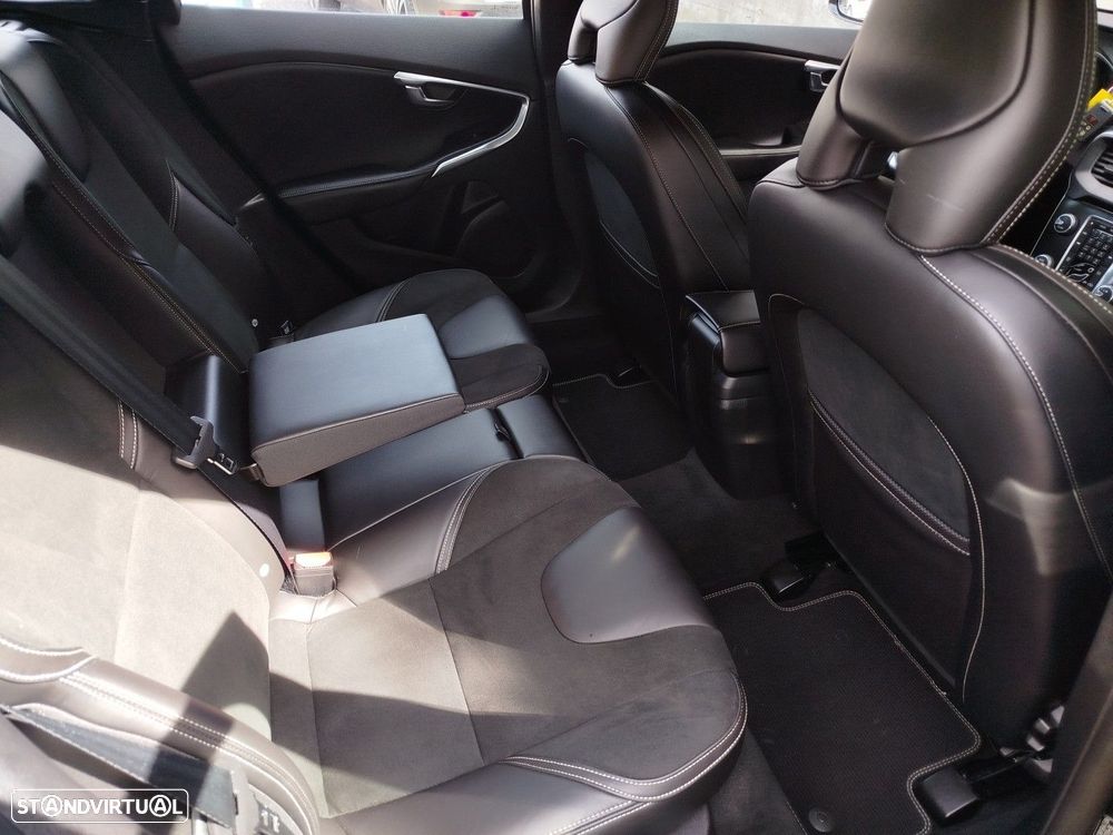 Volvo V40 2.0 D4 R-Design - 26