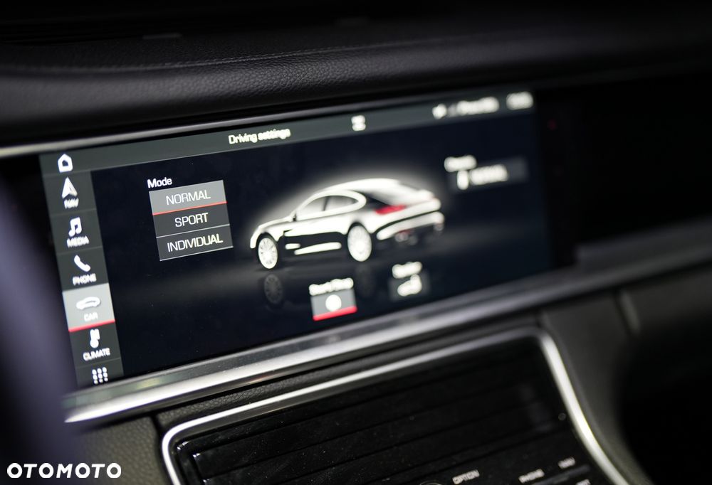 Porsche Panamera Standard - 11