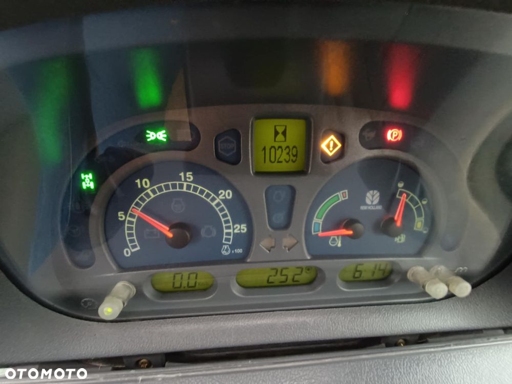 New Holland TS135A - 11