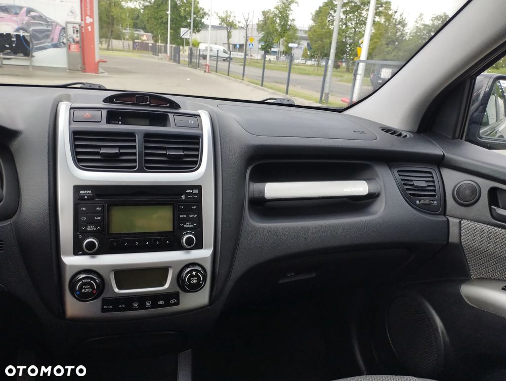 Kia Sportage 2.0 Tour - 11