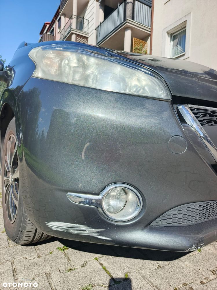 Peugeot 208 - 6
