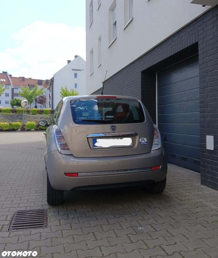 Lancia Ypsilon 1.4 8V Platino (4 os.) - 8