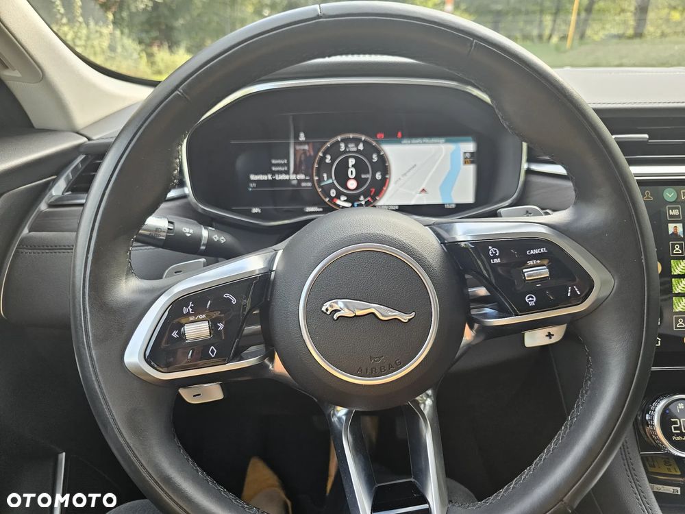 Jaguar F-Pace P250 AWD R-Dynamic HSE - 5