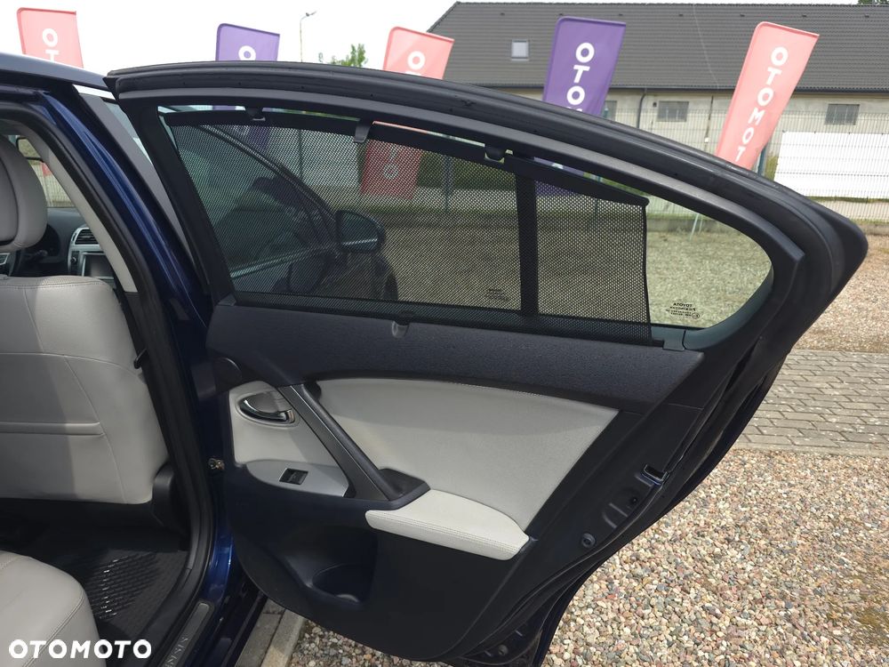 Toyota Avensis 2.0 Prestige NAVI MS - 12