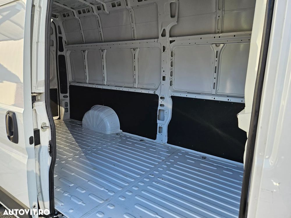 Opel Movano - 12