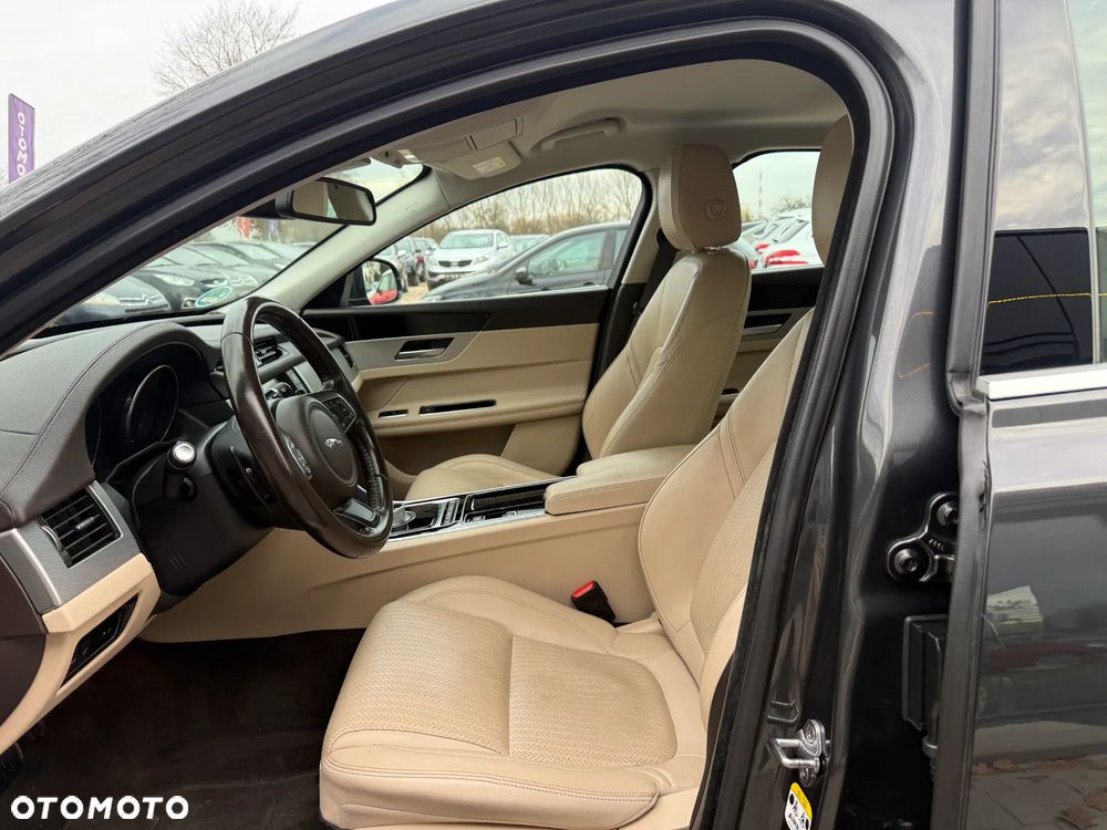 Jaguar XF E-Performance Prestige - 24