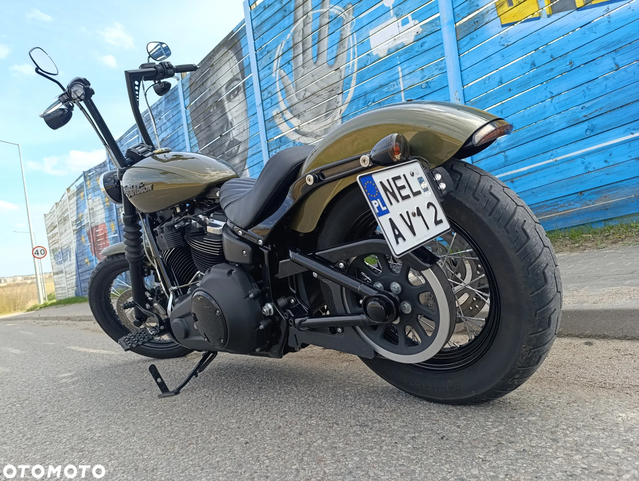 Harley-Davidson Softail Street Bob - 12