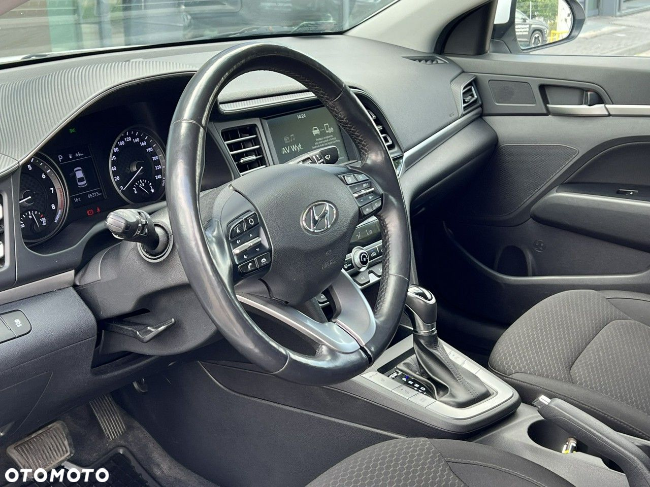 Hyundai Elantra - 9