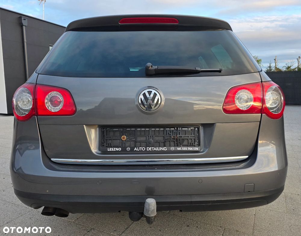 Volkswagen Passat 2.0 TDI DPF BlueMotion Technology Sportline - 6