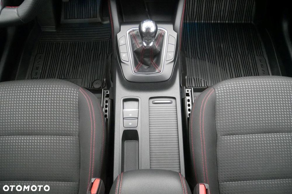 Ford Kuga - 11