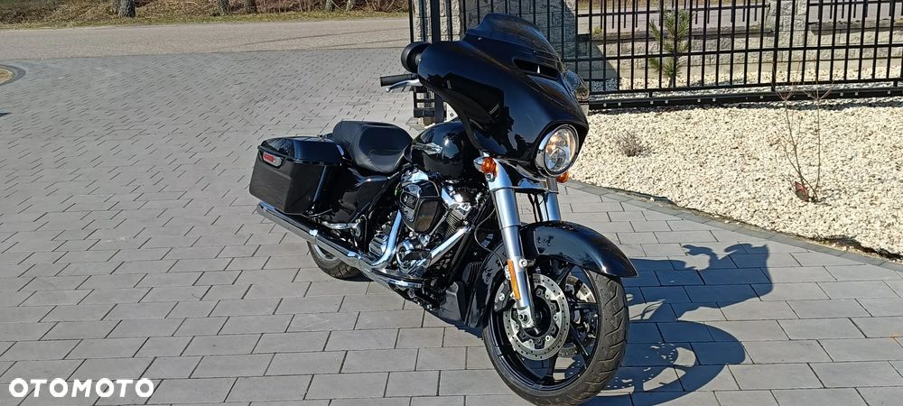 Harley-Davidson Touring Street Glide - 37