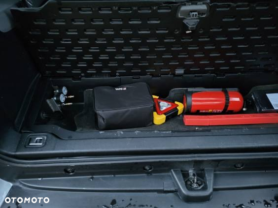 Toyota Sequoia - 28