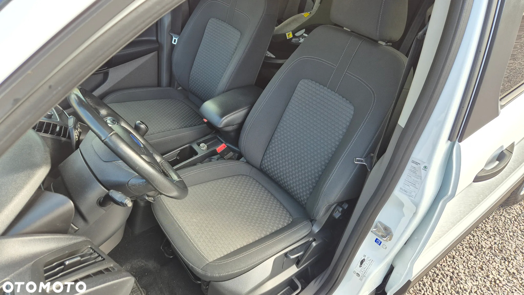 Ford Tourneo Connect Grand - 13