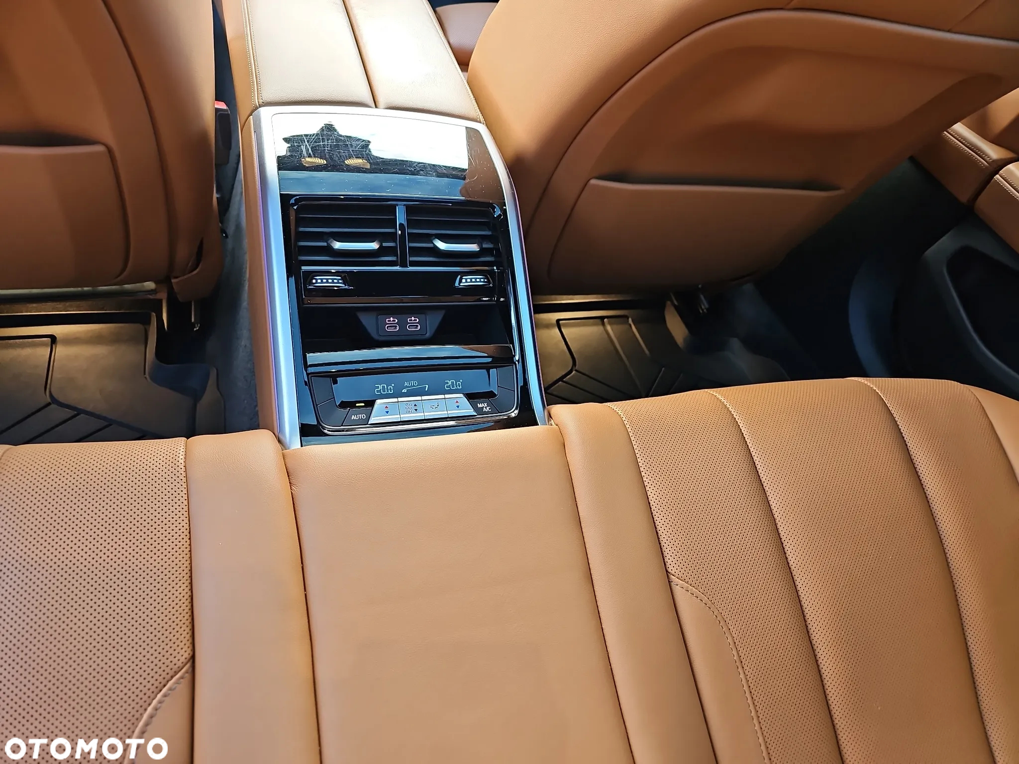 BMW Seria 8 M850i xDrive - 26