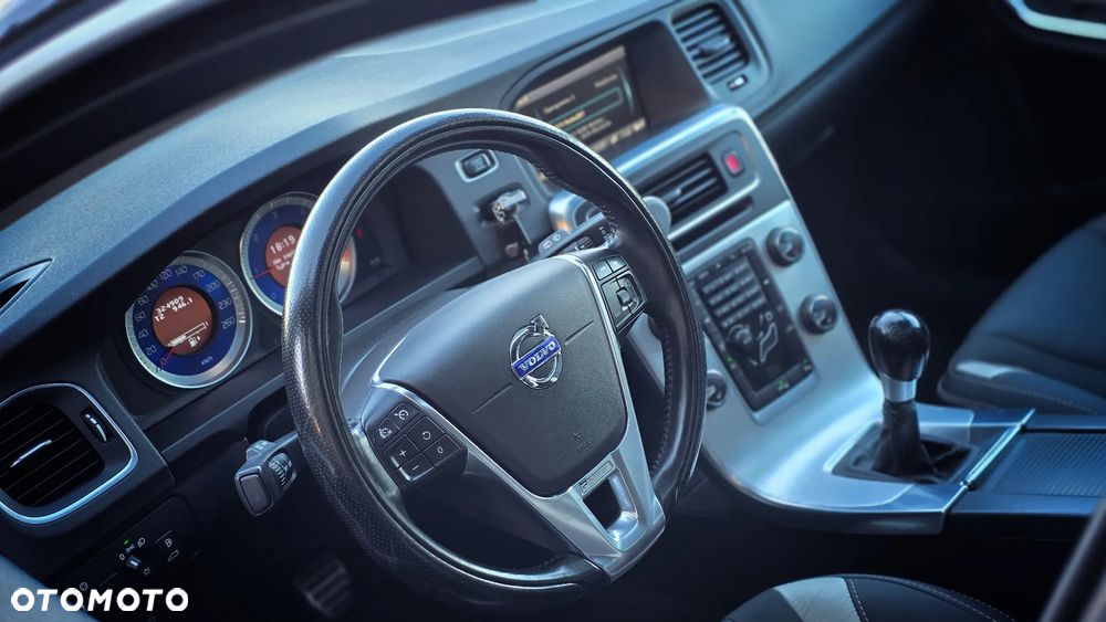 Volvo V60 D2 Momentum - 13