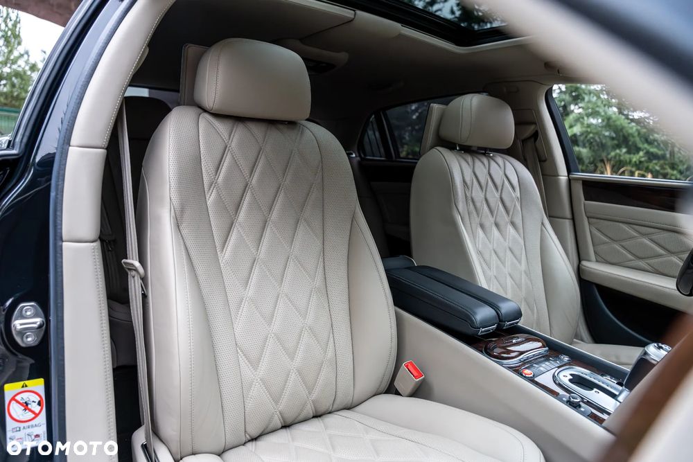 Bentley Flying Spur Mulliner - 25