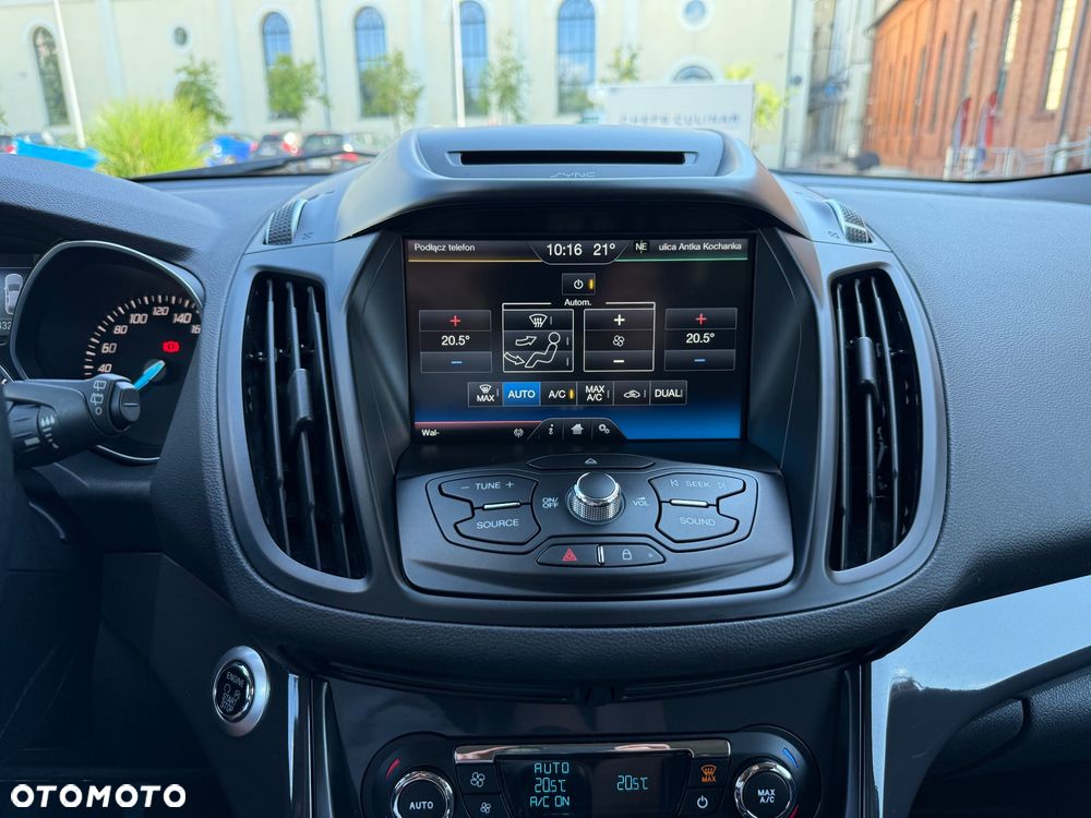 Ford Kuga 1.5 EcoBoost 2x4 Titanium - 18