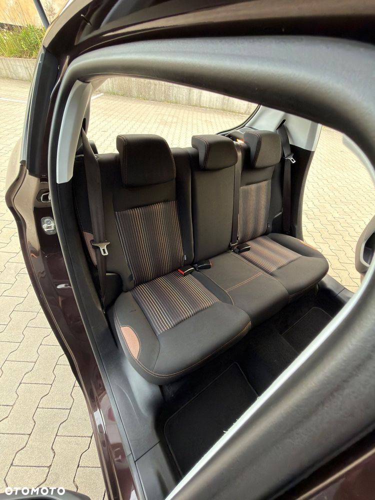 Peugeot 208 PureTech 82 Start & Stop Allure - 17