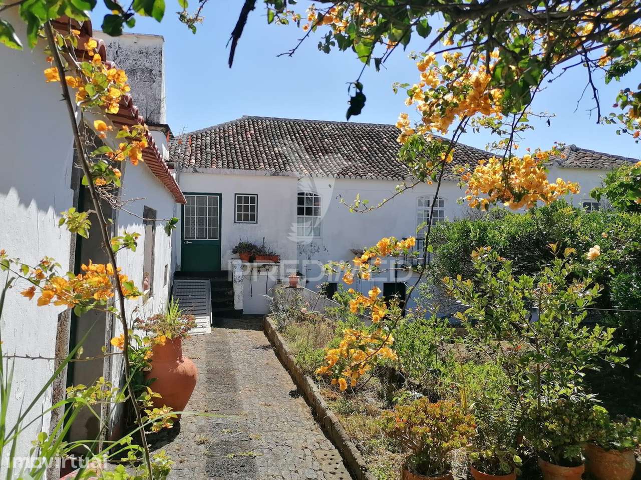 Moradia Senhorial T6 no centro da Praia da Vitória - Grande imagem: 2/38