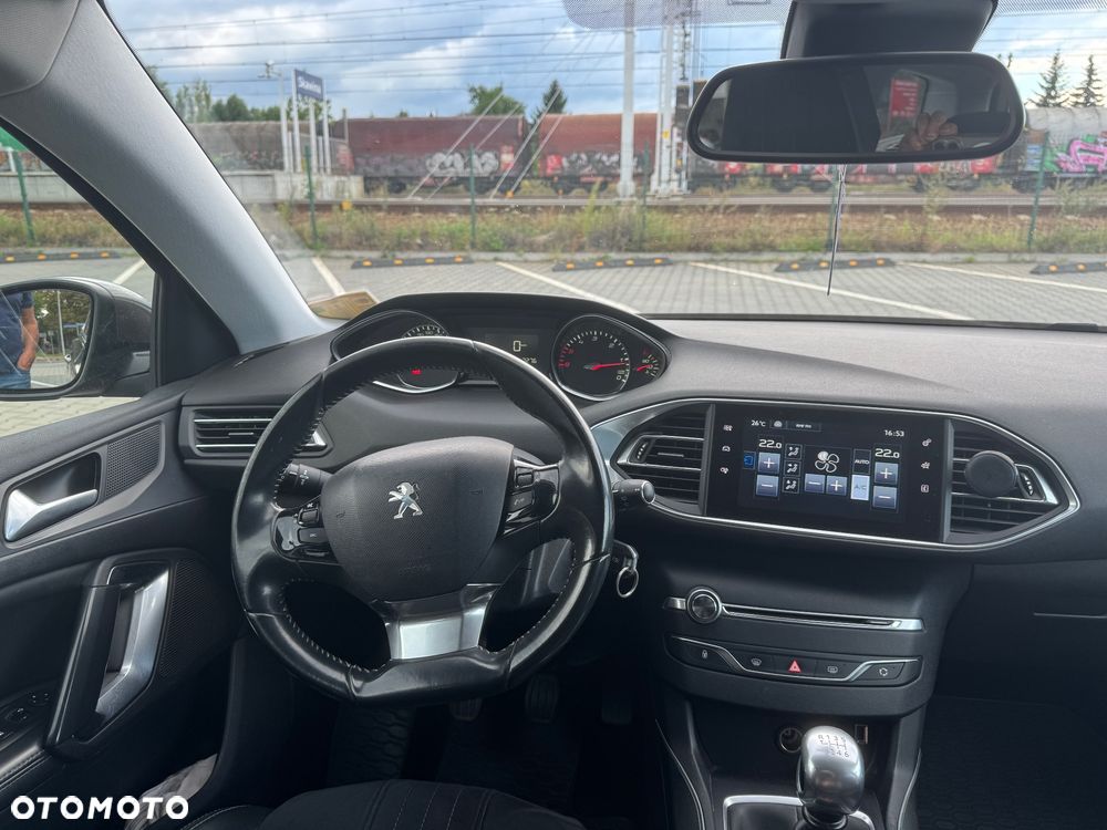 Peugeot 308 1.6 e-HDi Allure S&S - 18