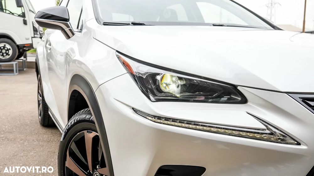 Lexus Seria NX 300h AWD F Sport - 33