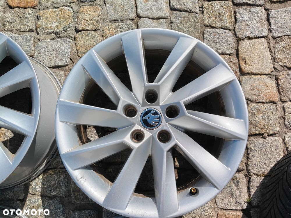 Felgi Aluminiowe 17 Skoda Superb 5x112 ET40 Seat Audi VW 3V0601025C - 8