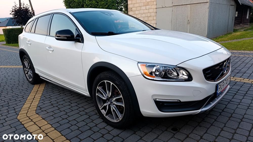 Volvo V60 Cross Country - 8