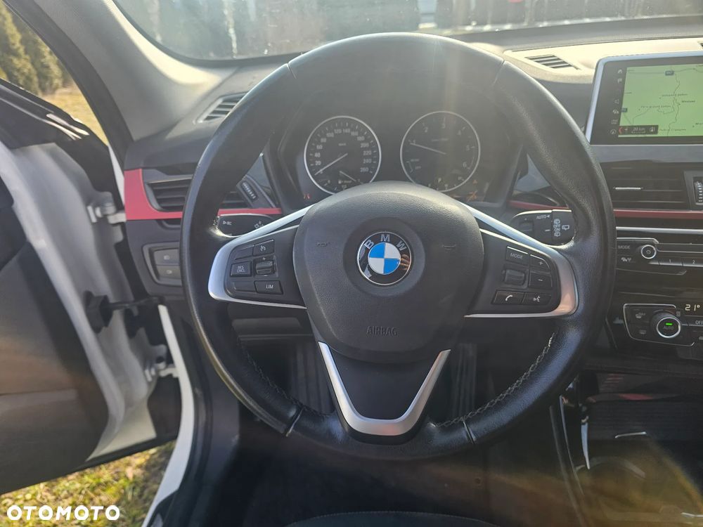 BMW X1 xDrive18d Sport Line - 17