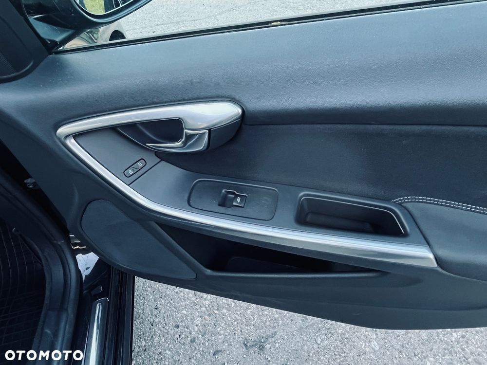 Volvo S60 D2 Edition Pro - 17