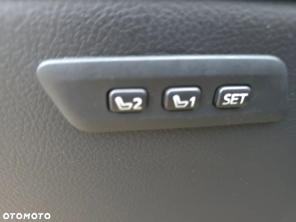 Toyota Avensis 2.0 Prestige MS - 20